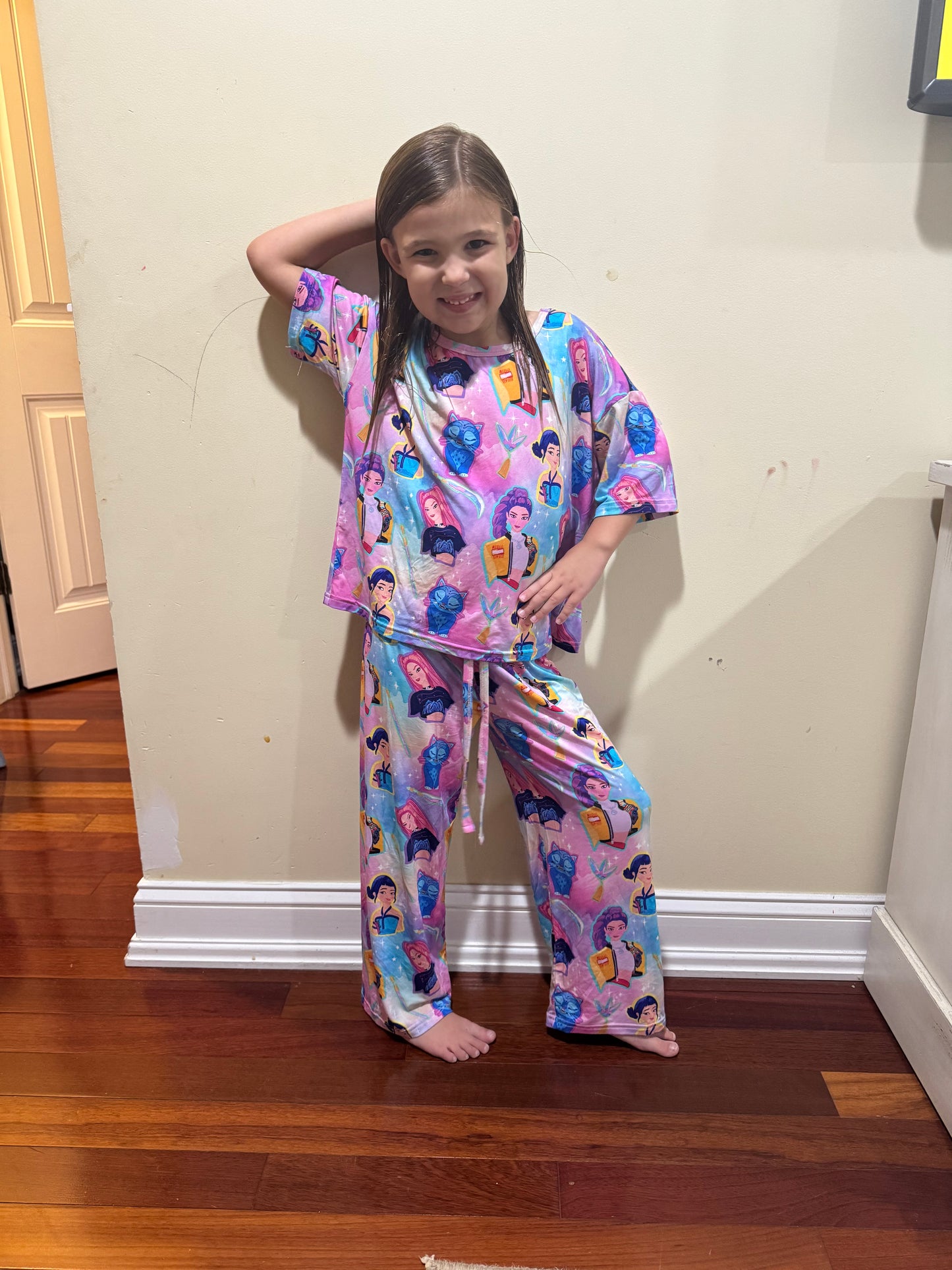 *** PRE-ORDER *** NEON K POP - KIDS 2 Piece PANTS Set