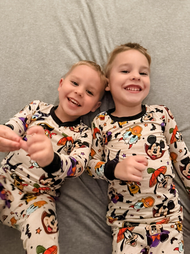 SPOOKY MICKEY PALS - JOGGER SET