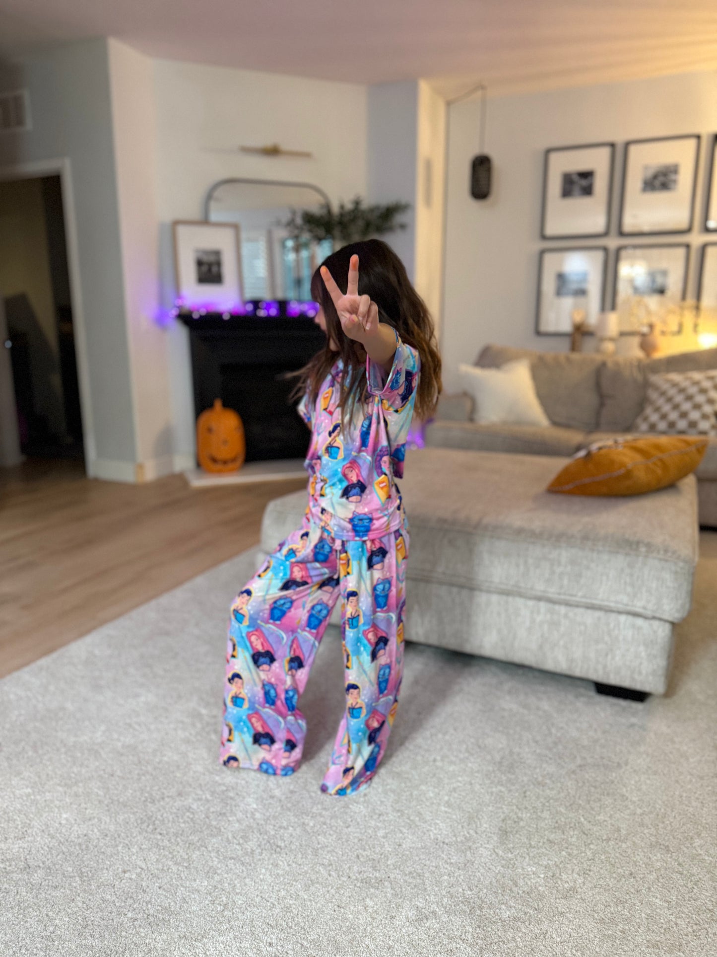 *** PRE-ORDER *** NEON K POP - KIDS 2 Piece PANTS Set