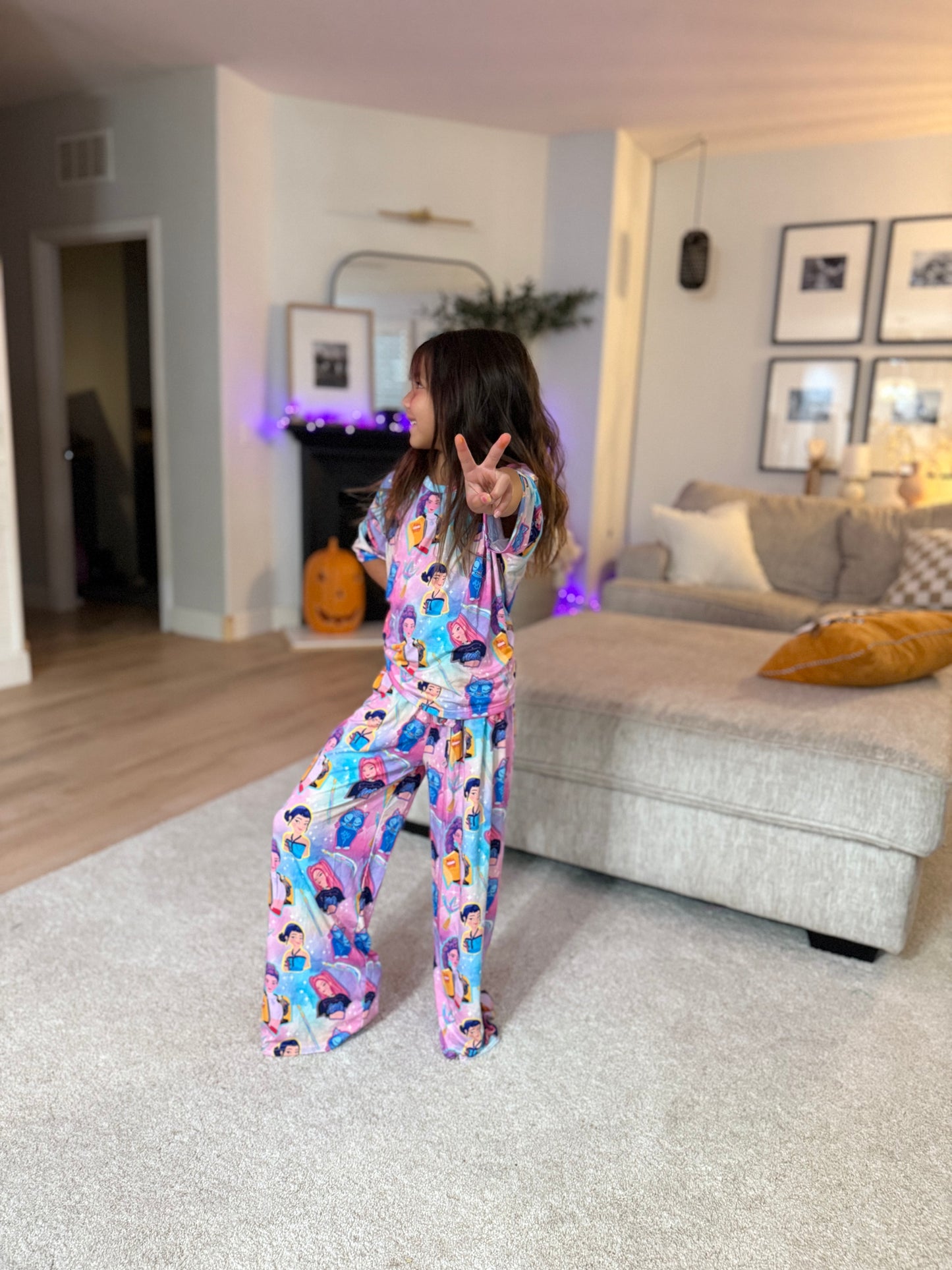 *** PRE-ORDER *** NEON K POP - KIDS 2 Piece PANTS Set