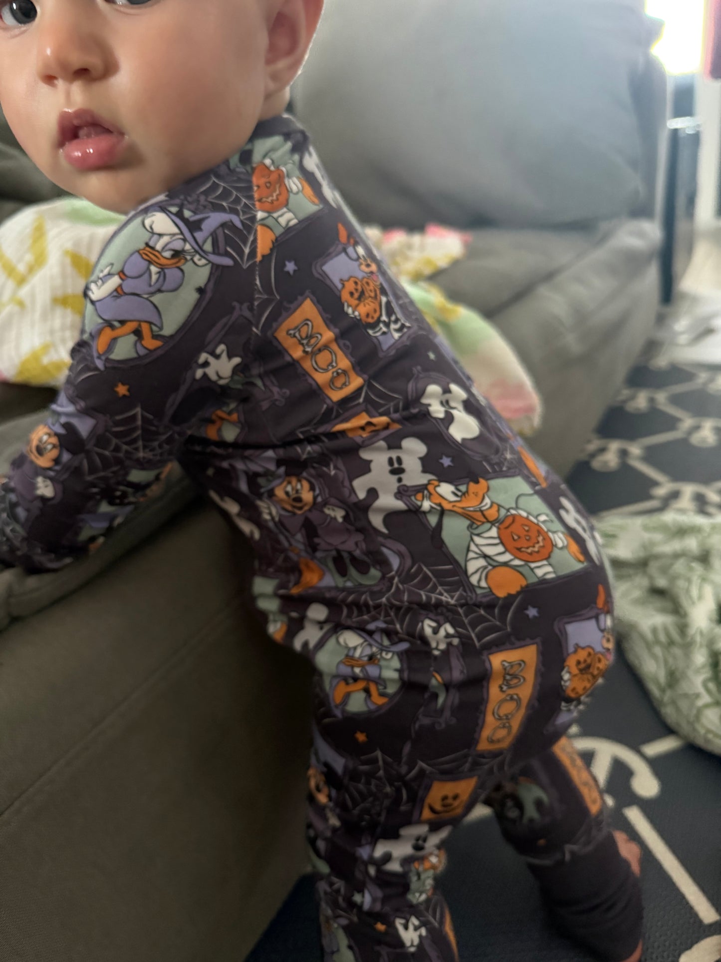 *** PRE-ORDER *** SPOOKY MAGIC- ONESIE