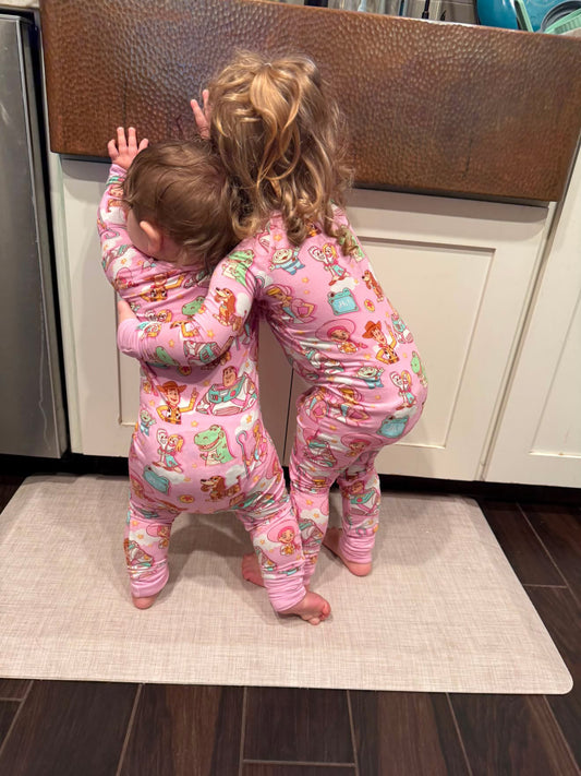 *** PRE-ORDER *** PINK TOY STORY - ONESIE